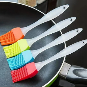 Silicone Flat Pastry Cooking Oil Brush for Grilling, Tandoor and BBQ Ferozi (Colours upon availability 1 Piece)